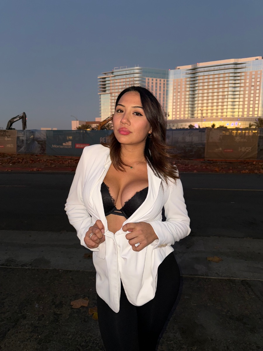 Take a pause and enjoy Ali Cruz — streaming from Cheongju