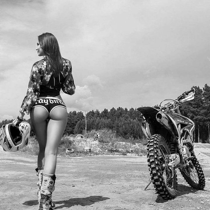 Beautiful girls and motorcycles in Cheongju