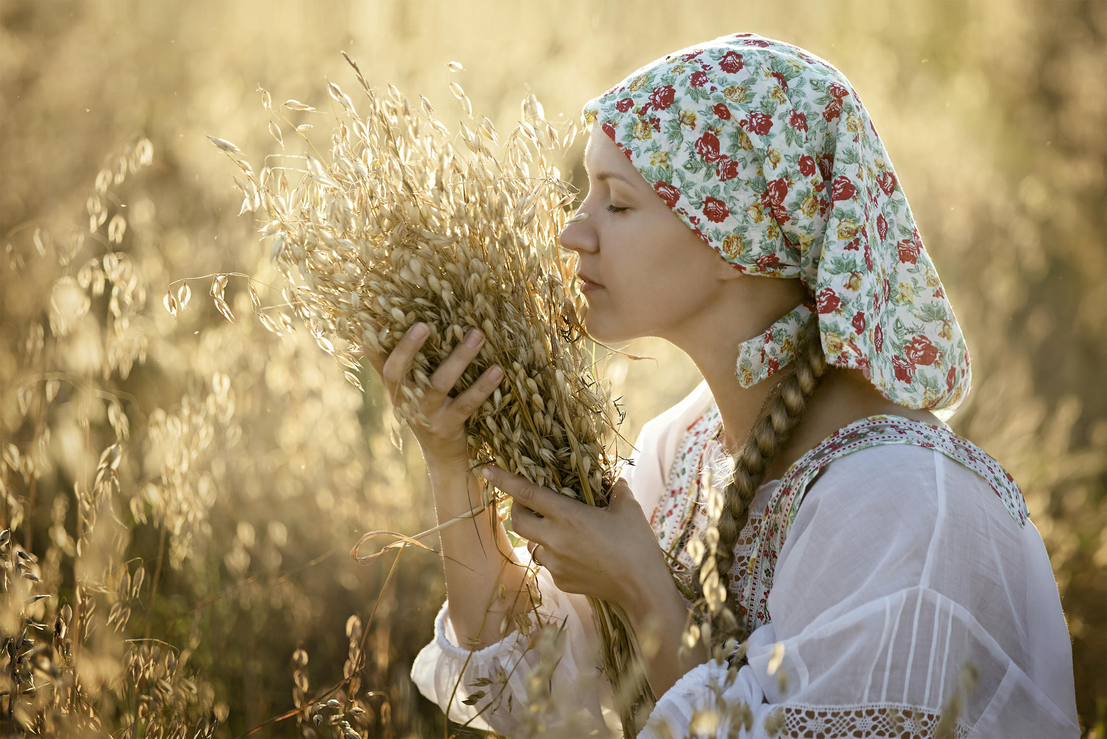 Photo Women in Slavic costumes in Cheongju