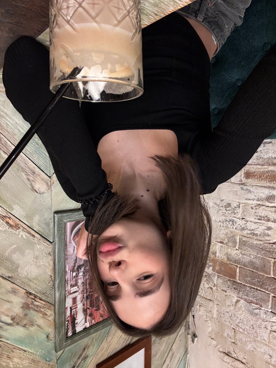 Fresh photos, fresh mood — Tina online in Cheongju